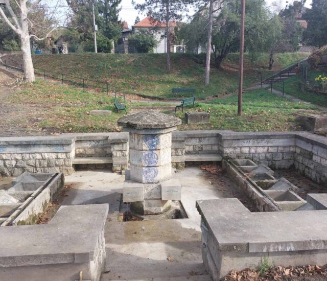 Radovi na uređenju česme i kaptiranog izvora u Ostružnici